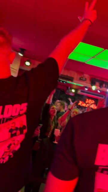 @bronaldos.official LIVE 🎙️IN DER KIEZ ALM HAMBURG 🤩
WIR SIND PARTY‼️
KOMM IN DEINEN #lieblingsclub
#kiezalmhamburg #kiezalm #großefreiheit #reeperbahnhamburg #kiez #hamburg #wirsindparty #hamburgerkiez #saufisaufi #ballermannparty #wirsindmalle #wirsindparty #malle #mallorcaparty #mallorcapartysdeutschland #abfahrt #hamburgmeineperle #partybiszumabwinken #sangria #mallefieber #party #partyhard #abriss #saufisaufi #moinmoin #bierkönig #partyhamburg