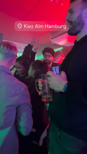KIEZ ALM HAMBURG 🫶
GROßE FREIHEIT 39 A-B - 22767 HAMBURG - WIR SIND PARTY 🪩
DONNERSTAG - FREITAG & SAMSTAG AB 20 UHR - Wir freuen uns auf Dich!
🌴 PARTY WIE AUF MALLE
🎙️ STÄNDIG LIVE ACTS
🪣 SANGRIA AUS EIMER
🍺 3LITER SÄULEN
🍹 MISCHEN AUS MAẞKRÜGEN
KOMM IN DEIN #lieblingsclub !
#kiezalmhamburg #kiezalm #großefreiheit #reeperbahnhamburg #kiez #hamburg #stpauli #wirsindparty #hamburgerkiez #saufisaufi #wirsindmalle #wirsindparty #malle #mallorcaparty #mallorcapartysdeutschland #abfahrt #hamburgmeineperle #partybiszumabwinken #sangria #mallefieber #party #partyhard #abriss #saufisaufi #moinmoin #partyhamburg #livemusic #schlagermusik