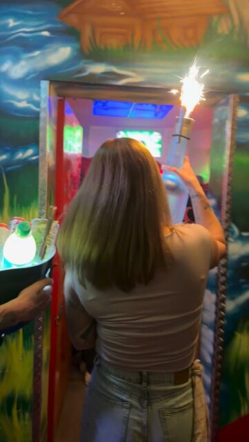 KIEZ ALM HAMBURG 🫶
GROßE FREIHEIT 39 A-B - 22767 HAMBURG - WIR SIND PARTY 🪩
DONNERSTAG - FREITAG & SAMSTAG AB 20 UHR - Wir freuen uns auf Dich! 
🌴 PARTY WIE AUF MALLE
🎙️ STÄNDIG LIVE ACTS 
🪣 SANGRIA AUS EIMER
🍺 3LITER SÄULEN
🍹 MISCHEN AUS MAẞKRÜGEN

KOMM IN DEIN #lieblingsclub !

#kiezalmhamburg #kiezalm #großefreiheit #reeperbahnhamburg