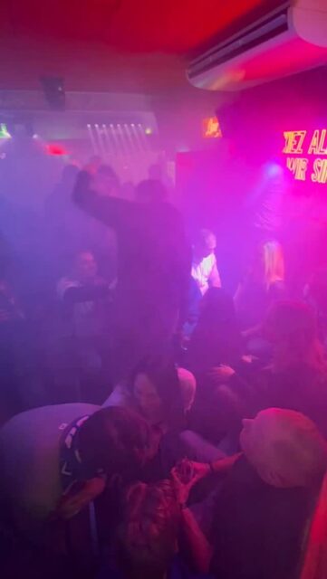 KIEZ ALM HAMBURG 🫶
GROßE FREIHEIT 39 A-B - 22767 HAMBURG - WIR SIND PARTY 🪩
DONNERSTAG - FREITAG & SAMSTAG AB 20 UHR - Wir freuen uns auf Dich! 
🌴 PARTY WIE AUF MALLE
🎙️ STÄNDIG LIVE ACTS 
🪣 SANGRIA AUS EIMER
🍺 3LITER SÄULEN
🍹 MISCHEN AUS MAẞKRÜGEN

KOMM IN DEIN #lieblingsclub !

#kiezalmhamburg #kiezalm #großefreiheit #reeperbahnhamburg kiez hamburg stpauli wirsindparty hamburgerkiez saufisaufi wirsindmalle wirsindparty malle mallorcaparty mallorcapartysdeutschland abfahrt hamburgmeineperle partybiszumabwinken sangria mallefieber party partyhard abriss saufisaufi moinmoin partyhamburg livemusic schlagermusik