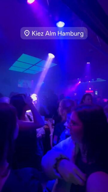 KIEZ ALM HAMBURG 🫶
GROßE FREIHEIT 39 A-B - 22767 HAMBURG - WIR SIND PARTY 🪩
DONNERSTAG - FREITAG & SAMSTAG AB 20 UHR - Wir freuen uns auf Dich! 
🌴 PARTY WIE AUF MALLE
🎙️ STÄNDIG LIVE ACTS 
🪣 SANGRIA AUS EIMER
🍺 3LITER SÄULEN
🍹 MISCHEN AUS MAẞKRÜGEN

KOMM IN DEIN #lieblingsclub !
#kiezalmhamburg #kiezalm #großefreiheit #reeperbahnhamburg