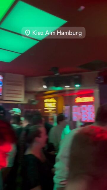 KIEZ ALM HAMBURG 🫶
GROßE FREIHEIT 39 A-B - 22767 HAMBURG - WIR SIND PARTY 🪩
DONNERSTAG - FREITAG & SAMSTAG AB 20 UHR - Wir freuen uns auf Dich! 
🌴 PARTY WIE AUF MALLE
🎙️ STÄNDIG LIVE ACTS 
🪣 SANGRIA AUS EIMER
🍺 3LITER SÄULEN
🍹 MISCHEN AUS MAẞKRÜGEN

KOMM IN DEIN #lieblingsclub !
#kiezalmhamburg #kiezalm #großefreiheit #reeperbahnhamburg