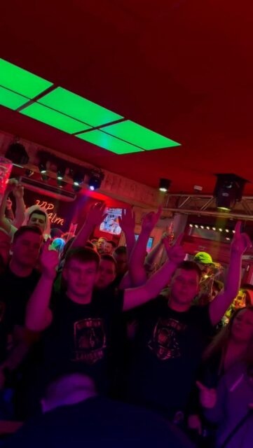 💚 @sabbotage_official LIVE 🎙️IN DER KIEZ ALM HAMBURG 🍺 WIR FREUEN UNS AUF WEITERE TERMINE 2026 💚
WIR SIND PARTY‼️
KOMM IN DEINEN #lieblingsclub
#kiezalmhamburg #kiezalm #großefreiheit #reeperbahnhamburg