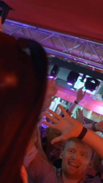 ⚡️ @frenzy_offiziell ⚡️AM SAMSTAG DEN 04.04 LIVE 🎙️IN DER KIEZ ALM HAMBURG 🤩 SICHERT EUCH JETZT DAS GOLDENE TICKET AUF UNSERER WEBSEITE www.KIEZ-ALM.de UM GARANTIERTEN EINLASS ZU HABEN 🎫
@djxaver_official extra angereist aus dem @bierkoenigmallorca wird alles geben um Euch zu Unterhalten und gemeinsam die Alm zum WACKELN bringen ! 
Wir freuen uns auf Dich! 
WIR SIND PARTY ❗️
KOMM IN DEINEN #lieblingsclub
#kiezalmhamburg #kiezalm #großefreiheit #reeperbahnhamburg