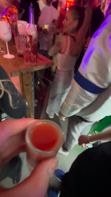 🚀 Anstoßen auf die Saison 2026 🎙️IN DER KIEZ ALM HAMBURG 🍺
WIR SIND PARTY‼️
KOMM IN DEINEN #lieblingsclub
#kiezalmhamburg #kiezalm #großefreiheit #reeperbahnhamburg❤️