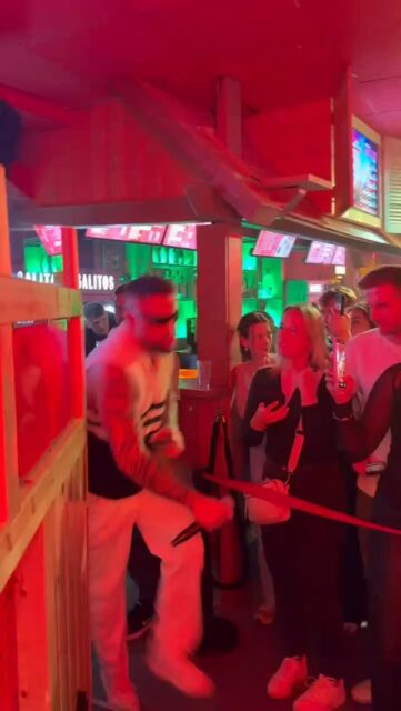 😎 @julianofernandezz LIVE 🎙️IN DER KIEZ ALM HAMBURG
@dj_marco_meibom hat alles geben um Euch zu Unterhalten und gemeinsam die Alm zum WACKELN gebracht !
Wir freuen uns auf Dich!
WIR SIND PARTY ❗️
KOMM IN DEINEN #lieblingsclub
#kiezalmhamburg #kiezalm #großefreiheit #reeperbahnhamburg